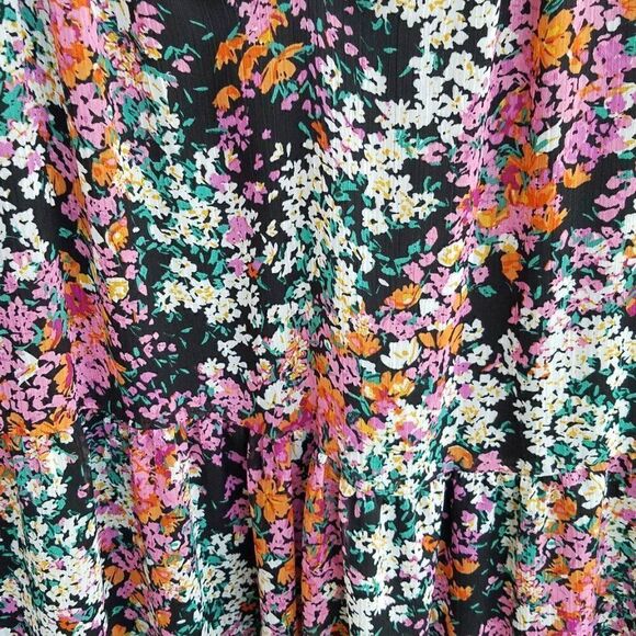 Vince Camuto Boho Tiered Floral Peasant Dress Black Background size Medium - Picture 9 of 9